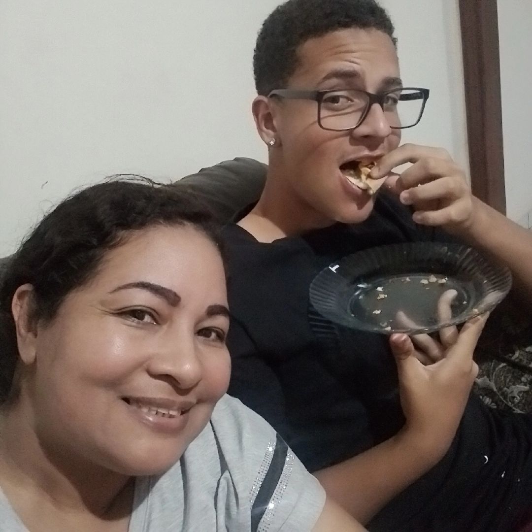 Foto: Redes Sociais/Vitor e a Tia Marlene 